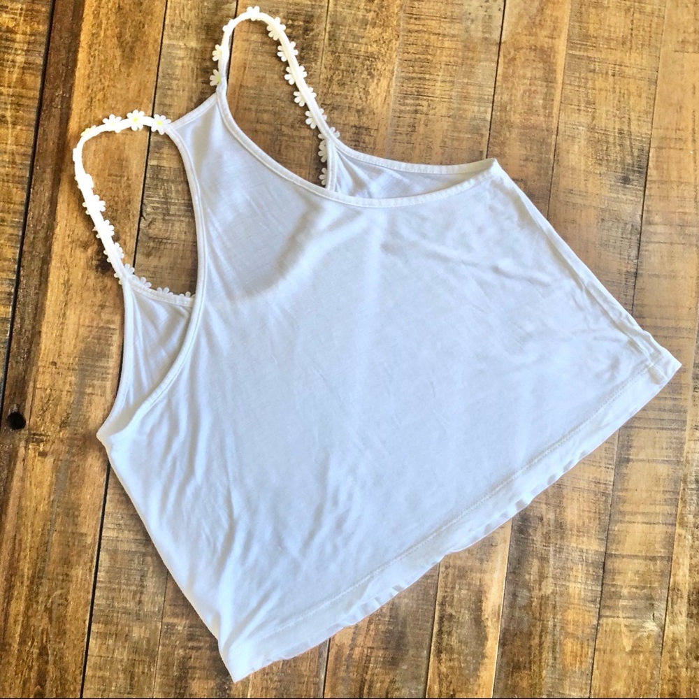 Daisy Chain Crop Top - Picture 8 of 9